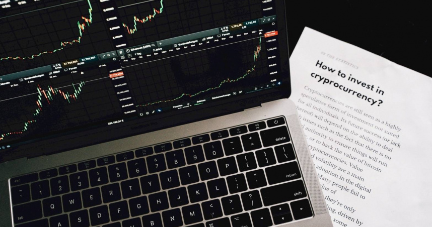 009816建倉期費率挨批？陳重銘發文力挺：看懂「低費率+不配息」才是複利贏家 而我已進場佈局。（圖／PEXELS）