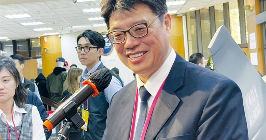 邱垂正表示，「什麼真觀光，那不可能！我跟沈副都喜歡早上慢跑，我們唯一有自己的時間就是早上慢跑，維持體力」。（圖／報系資料庫）