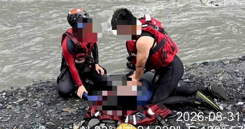 南投50歲勇消伍程嶸殉職！相驗死因曝「窒息呼吸衰竭亡」　老母帶5歲幼孫認屍淚崩