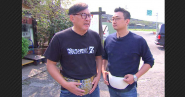 詹姆士主持到一半「瘋狂被擋鏡頭」 名主廚一臉尷尬