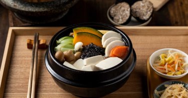 黑金系新菜上桌!黑松露豆腐煲、軟殼蝦盛合 擄獲你的味蕾