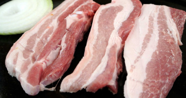 42歲男生食豬肉雙腿疼痛 醫照X光:下肢都是蟲!