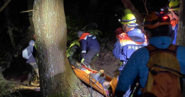 登山摔落百米山谷 7旬婦人奇蹟獲救