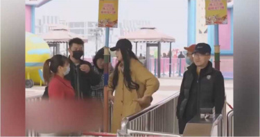 婦女節門票半價!壯男「男扮女裝」假髮入園…當場被抓包