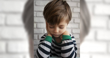 國外一名男童誤吞硬幣卡住食道，一度窒息。（示意圖非當事人／翻攝自freepik）