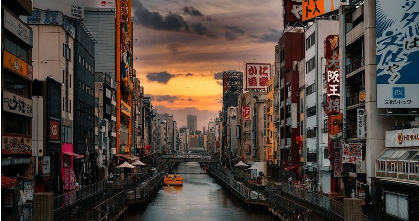 一名女網友在Dcard上發文，表示她先前到日本旅遊，聽見當地店員私下和其他同事說「又是台灣人素質嗎」讓她有點難過。（示意圖／Pixabay）