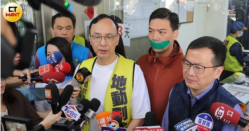 蔡正元警告，檢調對大罷免連署已經「辦藍不辦綠」，如果國民黨中央還不能「硬起來」，當歷史命運之輪轉到「國民黨消失」的這一格，選民也只能無奈接受，圖為朱立倫今天聲援地動刪瑤罷吳青年軍（圖／周志龍攝）