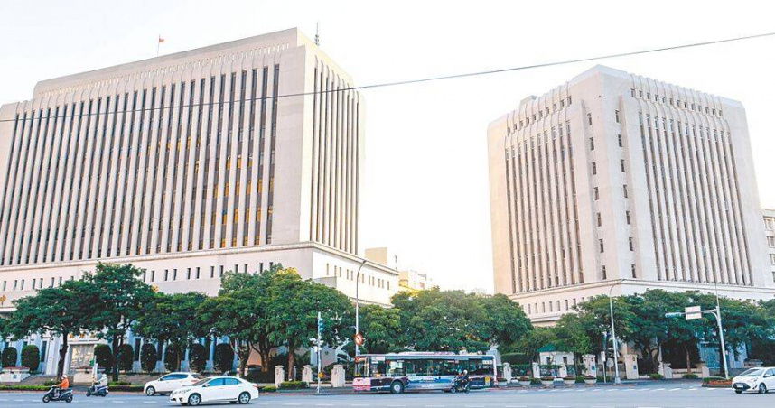 央行重申，主權基金不宜由外匯存底直接無償撥用，第一桶金建議可援引新加坡、韓國經驗，透過財政部發債、撥款或出資設立等三種管道取得。（圖／報系資料照）