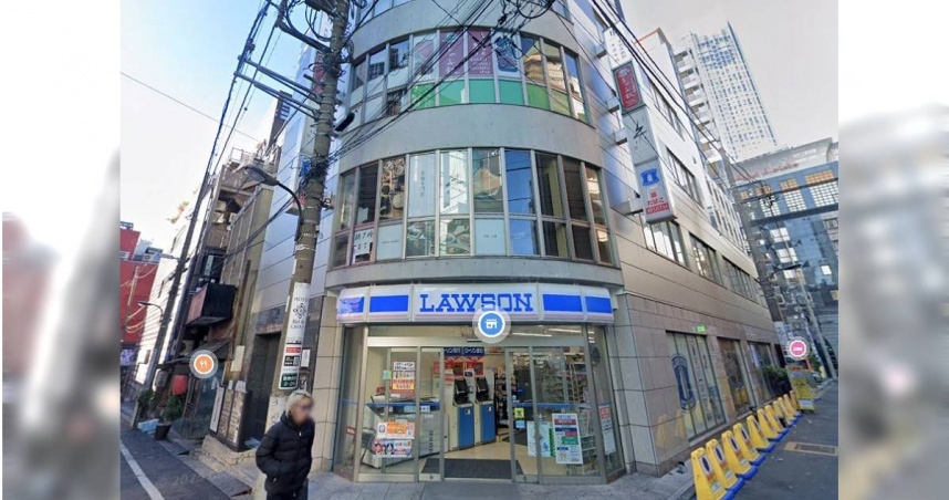 5名嫌犯於東京都新宿區一家便利商店「羅森（LAWSON）」內盜刷他人信用卡，涉案金額逾1億日圓。（圖／翻攝自Google Maps）
