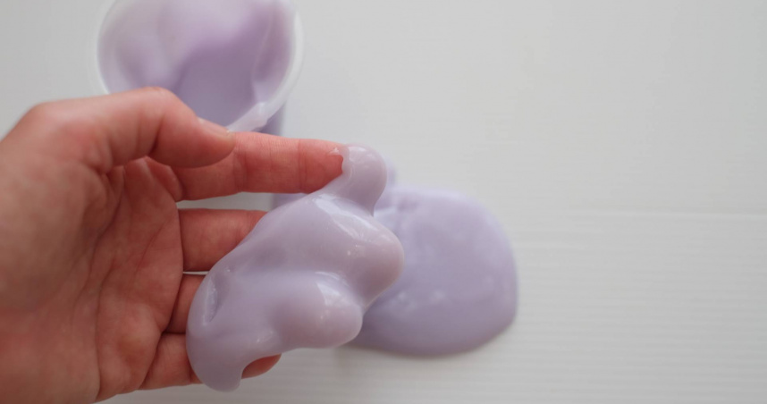 史萊姆黏土常以硼砂、膠水製成。（示意圖／翻攝自photoAC）