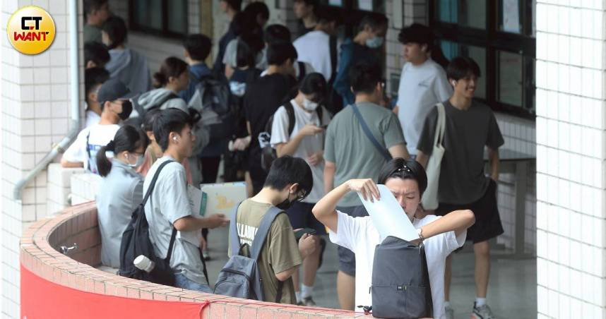 114學年度分科測驗公布成績,預計8月13日放榜。(圖/趙世勳攝)