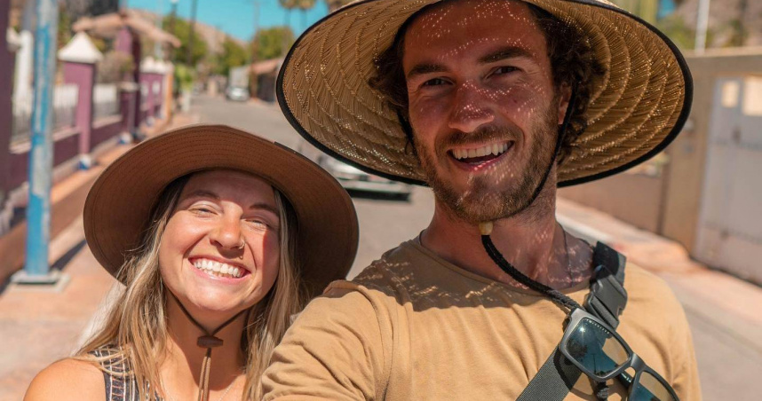 經營YouTube頻道「Toyota World Runners」的知名網紅情侶檔圖若特（Stacey Tourout）與約曼斯（Matthew Yeomans）。（圖／翻攝自IG @toyotaworldrunners）