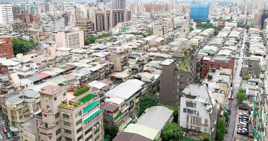 台電11月上路「底度基本費」，每月收取100元，受影響為長期出國族，以及150萬戶空屋。(圖／中信房屋提供)