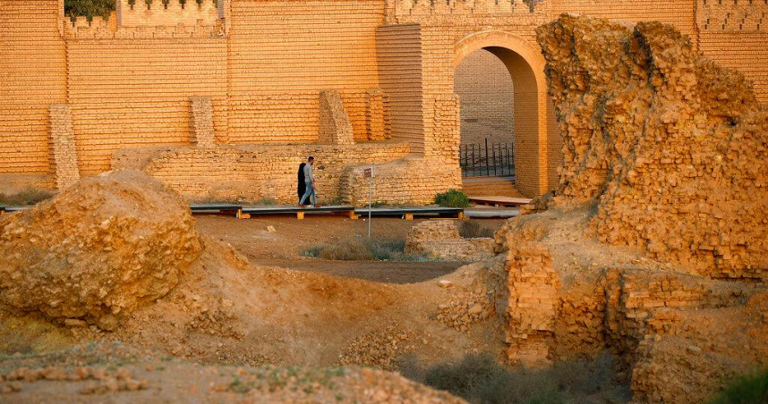 伊拉克希拉附近的巴比倫遺址，被列為聯合國世界遺產，但現場維護人力不足，環境凌亂。（示意圖／達志／美聯社，下同）