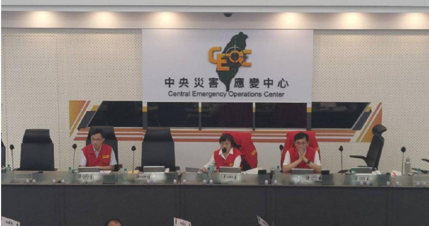 內政部長劉世芳等人22日上午主持中央災害應變中心第4次工作會報。（圖／中央災害應變中心提供）