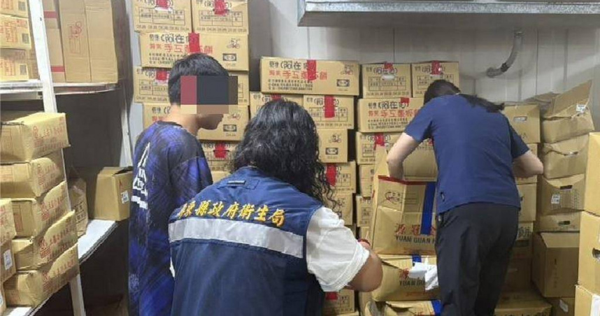 彰化肉品業者委託嘉里大榮物流公司運送疑似非洲豬瘟肉品至高雄市，同車貨品疑似流入屏東縣境內13家業者，屏東縣衛生局執行預防性封存。（圖／屏東縣政府提供）