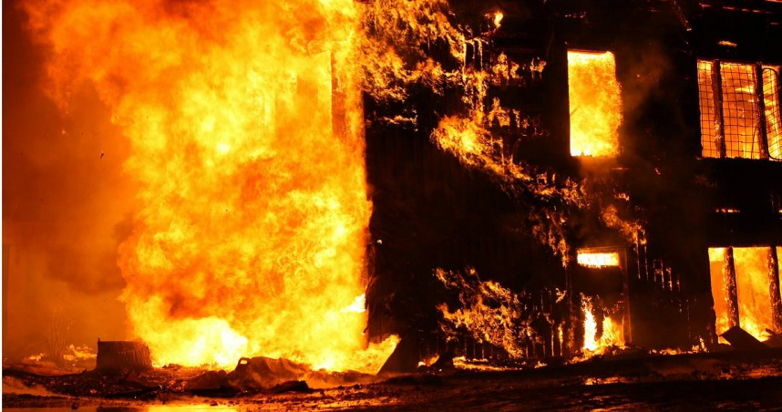 台中市烏日區五光路1棟民宅今（3日）凌晨2時15分許驚傳火警。（示意圖／翻攝自pexels）