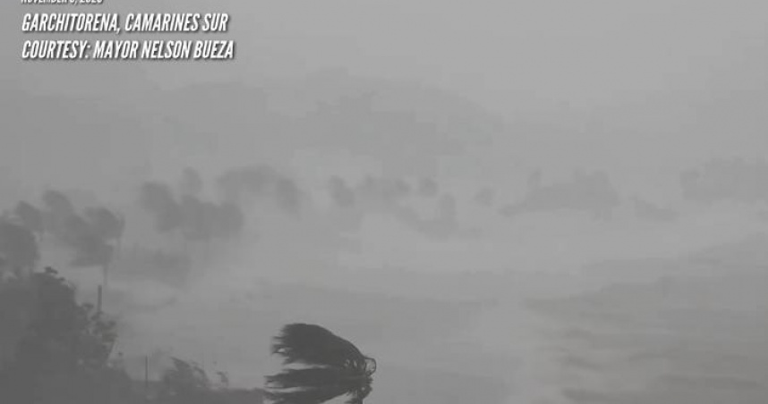 中度颱風「鳳凰」今天（9日）逼近菲律賓，風力驟增至強烈等級。（圖／翻攝自臉書，GMA News）