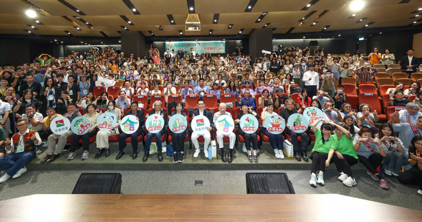 社區一家計畫評審團指出，今年的提案數量創紀錄，展現出跨越世代與界線的共同行動力。（圖片提供／信義房屋）