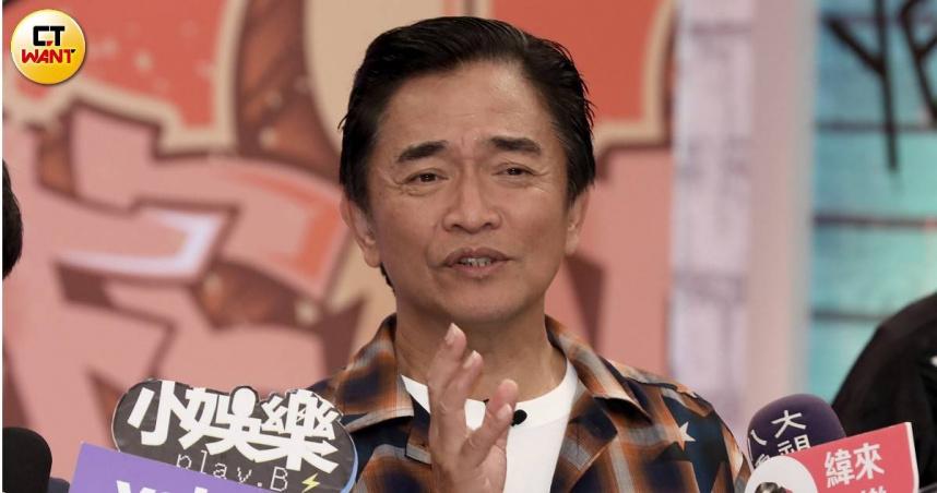 吳宗憲被問謝侑芯相關的命案時神情凝重。（圖／侯世駿攝）