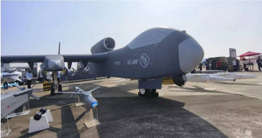 中國巨型空中無人機航母「九天」。（圖／翻攝自Facebook／一級嘴砲技術士）