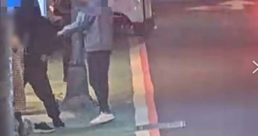 北市一名王姓男子遭當街亮刀、槍恐嚇，警方隨後也循線逮獲3人到案。（圖／翻攝畫面）