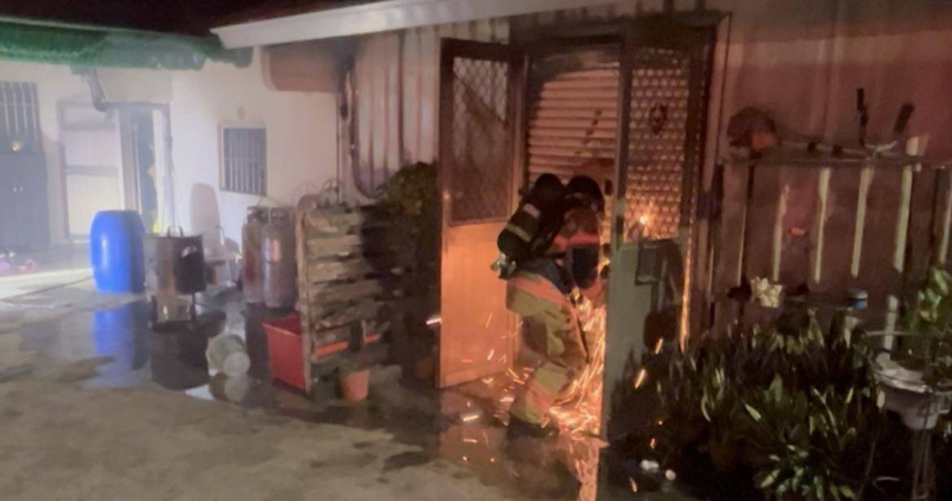 台南善化三合院清晨火警廚房竄火光　消防12車25人灌救無傷亡