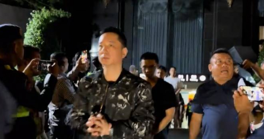 「網軍總司令」歐秉漢在柬埔寨實施詐騙，近日被當地警方逮捕。（圖／翻攝畫面）