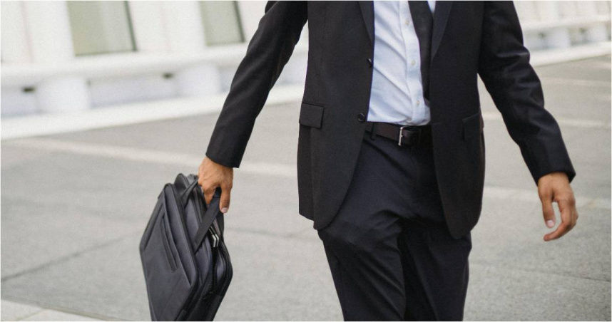 一名網友透露自己一年換了10個工作，連自己都覺得丟臉。（示意圖／Pexels）