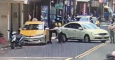 夫妻分居2家搶孩子撫養權 女婿竟當男童面踹岳父