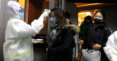 妻發燒疑肺炎被通報 武漢台商衝隔離室吼醫生「我沒症狀」:太太怎可能有
