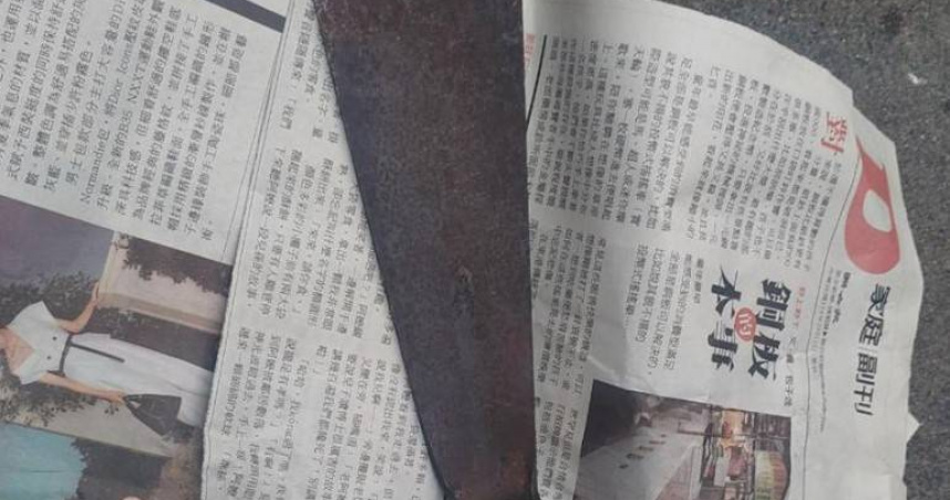 李男與房東發生租屋糾紛，竟失控持鏟刀砍傷協調的里長，造成他頭破血流送醫。（圖／翻攝畫面）