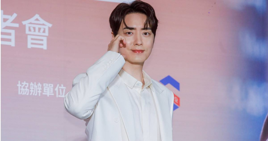 李浚赫帥氣現身記者會，欣然接受「國民老公」封號。（圖／趙文彬攝）