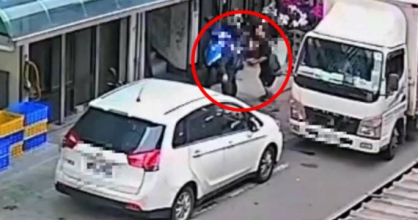 李男向友人借車遭拒，竟失控持石塊砸傷對方頭部及耳朵，後續被依《傷害罪》及《恐嚇罪》送辦。（圖／翻攝畫面）