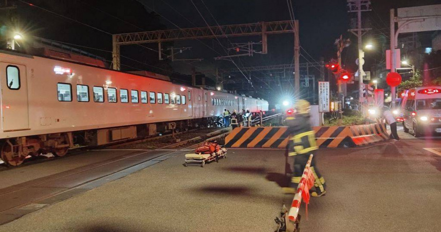 台鐵又傳死亡事故！瑞芳女子疑闖平交道　慘遭列車撞擊亡。（圖／翻攝自記者爆料網）
