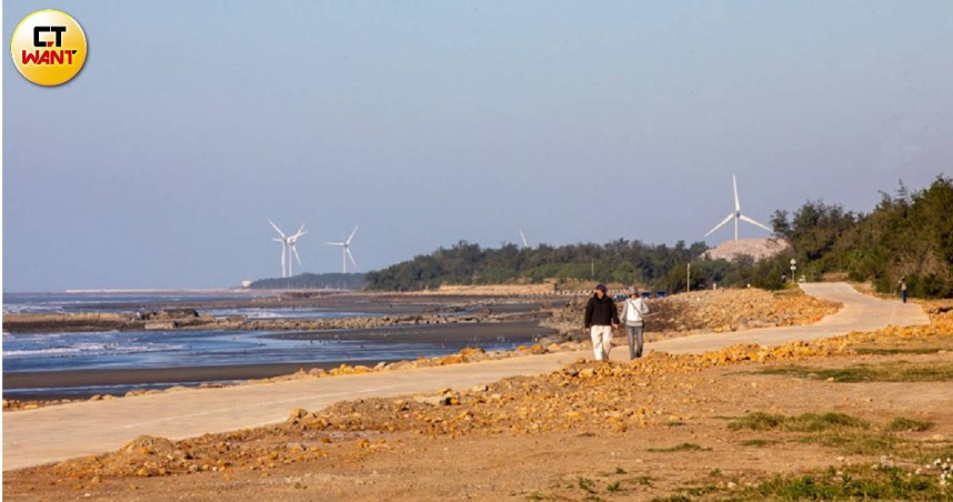 新竹縣竹北市新月沙灣是不少活動熱點。（圖／劉耿豪攝）