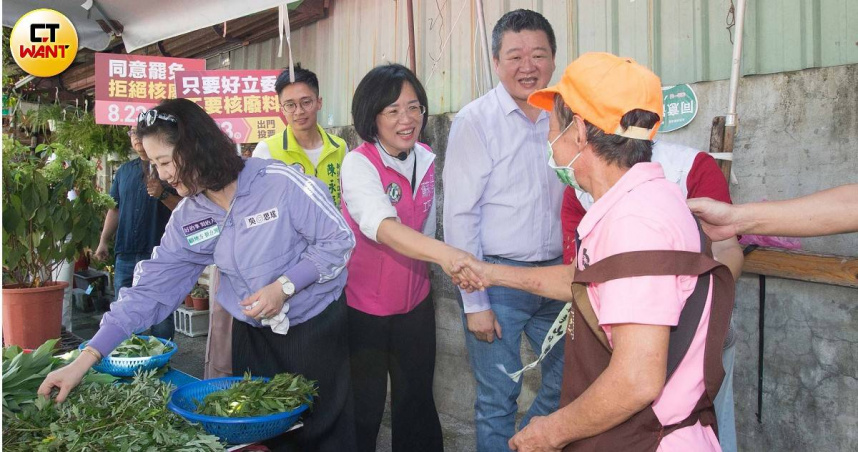 民進黨立委蘇巧慧表示，大罷免雖未成功，但深化了台灣民主，盼民眾快樂迎向生活並持續監督國會。（資料圖／黃威彬攝）