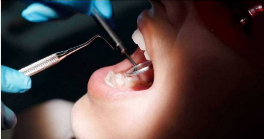 泰國警方抓到一名無照女牙醫，半年幫約1000名病患治療。（示意圖／Pexels）