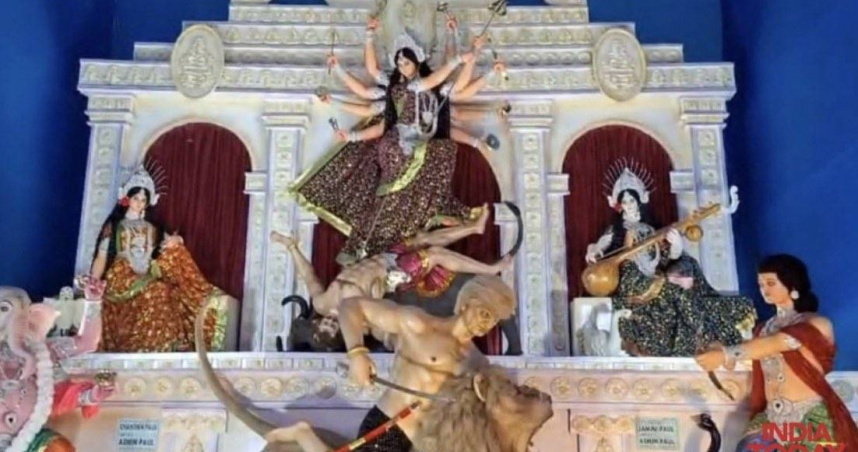 杜爾迦女神節（Durga Pujo）期間將川普塑造成惡魔。（圖／翻攝自X「@TheNavroopSingh」）