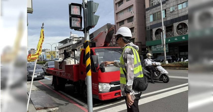 交通號誌的秒數，攸關通行安全的專業評估與規畫。（圖／台中市交通局提供）