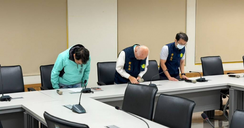 高雄市衛生局4日坦承檢驗設定遭更動，導致誤判結果，局長出面鞠躬致歉。（圖／報系資料照）