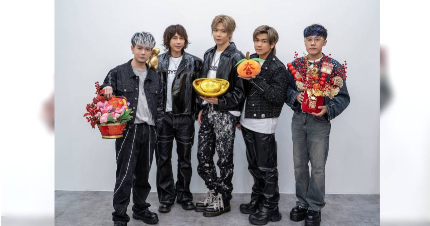 八三夭陪聽眾過初一。（圖／Hit Fm聯播網提供）