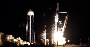 SpaceX與NASA攜手合作 天龍號送4人升空前往太空站