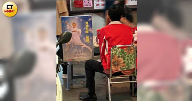 關聰 街頭叫賣享受樂活