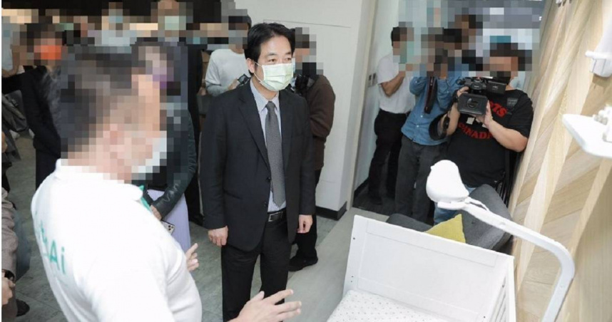 雲云科技產品「CuboAi智慧寶寶攝影機」，是台灣首家以AI術搭配臨床學理開發的寶寶攝影機。時任副總統的賴清德2021年曾到雲云科技公司參訪，並感謝其對台灣新創產業發展有功。（圖／翻攝FB／賴清德）