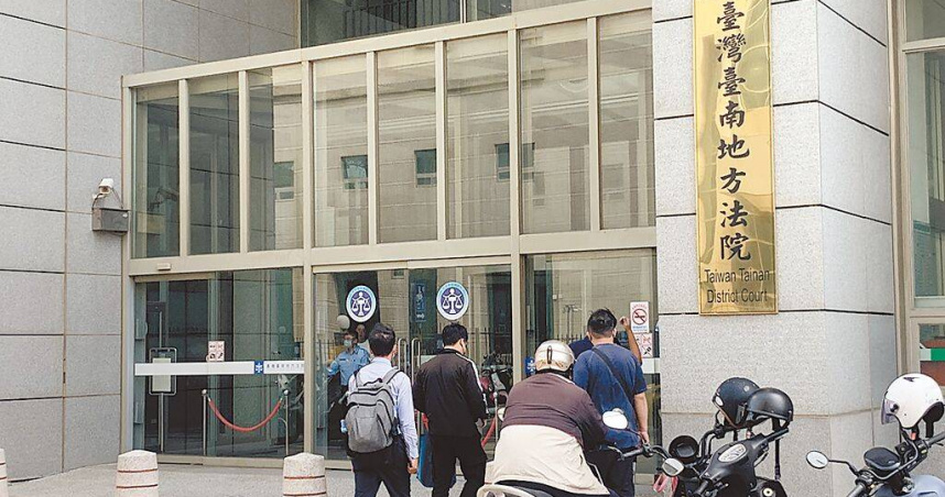 楊姓男子聽母親抱怨受夫家欺壓，衝動改從母姓，母親失智症經治療後，要求他改回父姓，經向台南地方法院聲請獲裁准。（圖／報系資料照）