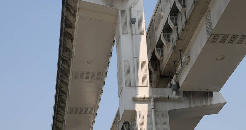 去年4月3日地震，新北捷運環狀線中原站到板新站之間的一段軌道出現錯位，明顯看出往外側偏移。（圖／ 工商時報黃世麒攝）