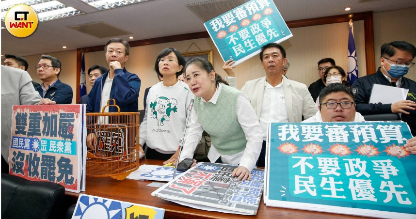 《公職人員選舉罷免法》攸關立委自身職位，修法時往往斤斤計較衝突不斷，特別是罷免領銜人「下車」超高門檻不少，立委與學者紛紛呼籲法令該修就修。（圖／黃耀徵攝）