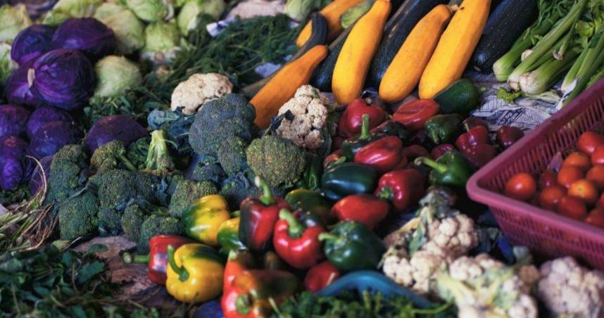 近日明星同款「彩椒碗減脂餐」走紅網路。（示意圖／翻攝自unsplash）