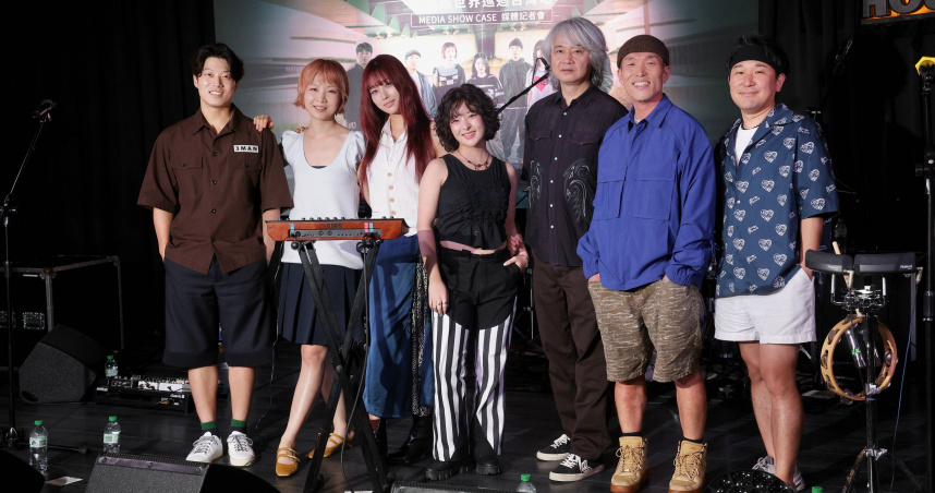 Leenalchi上周日在台表演，主唱崔秀印（左三）難過沒見到偶像許光漢。（圖／樂吉事達提供）